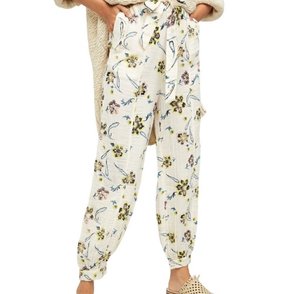 Free People in the midnight hour pants.Size S - Picture 2 of 13